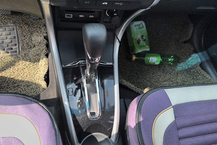 Used Honda Crider 2015 1.8L automatic luxury edition Gear Lever