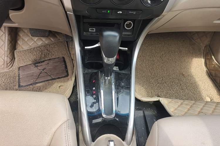 Used Honda Crider 2015 1.8L automatic luxury edition Gear Lever