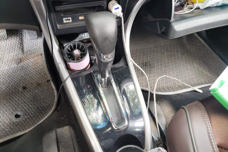 Used Honda Crider 2015 1.8L automatic luxury edition Gear Lever