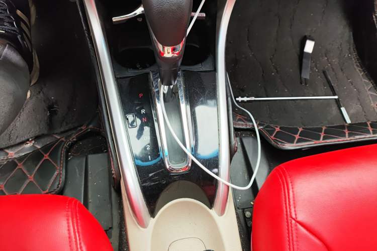 Used Honda Crider 2015 1.8L automatic luxury edition Gear Lever