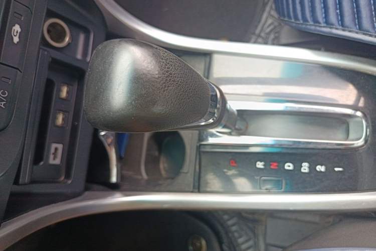 Used Honda Crider 2015 1.8L automatic luxury edition Gear Lever