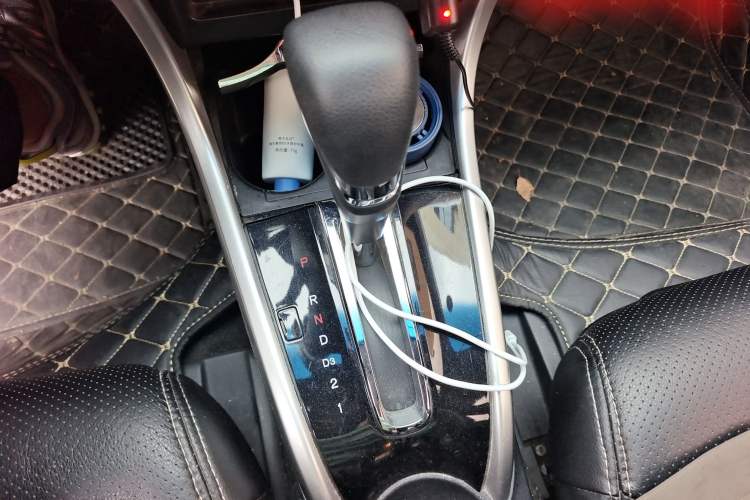 Used Honda Crider 2015 1.8L automatic luxury edition Gear Lever
