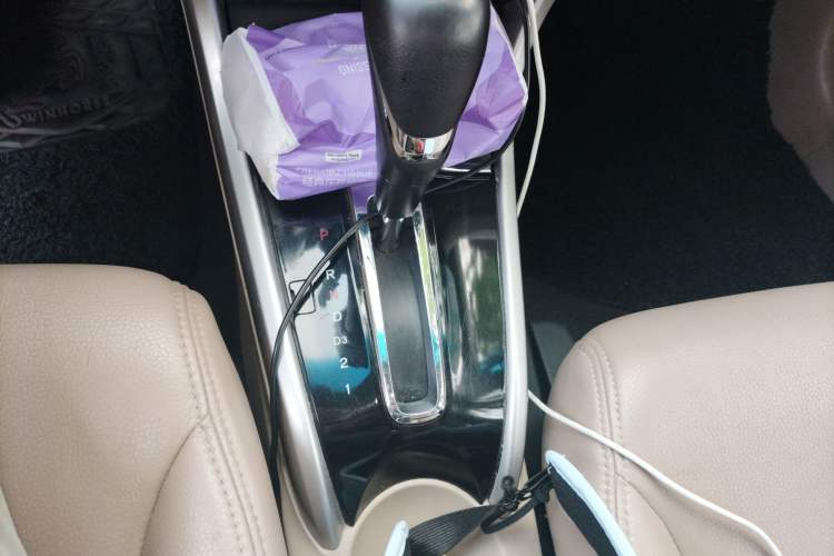 Used Honda Crider 2015 1.8L automatic luxury edition Gear Lever