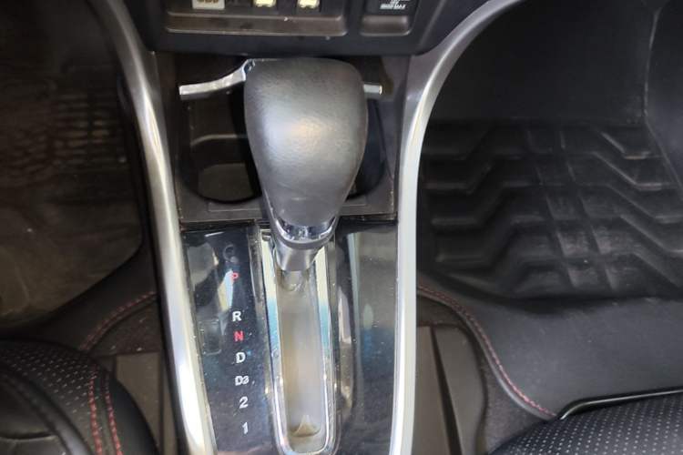 Used Honda Crider 2015 1.8L automatic luxury edition Gear Lever
