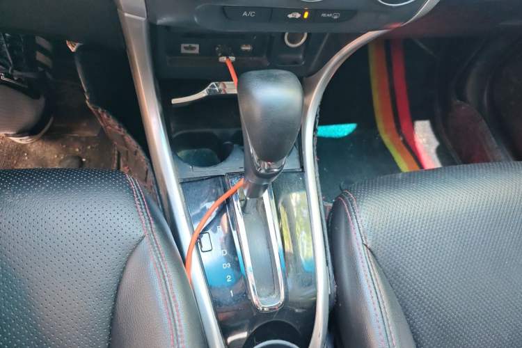 Used Honda Crider 2015 1.8L automatic luxury edition Gear Lever
