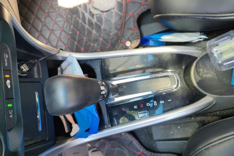 Used Honda Crider 2015 1.8L Automatic Ultra-Configured Limited Edition Gear Lever