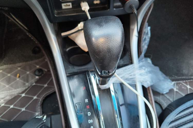 Used Honda Crider 2015 1.8L Automatic Ultra-Configured Limited Edition Gear Lever