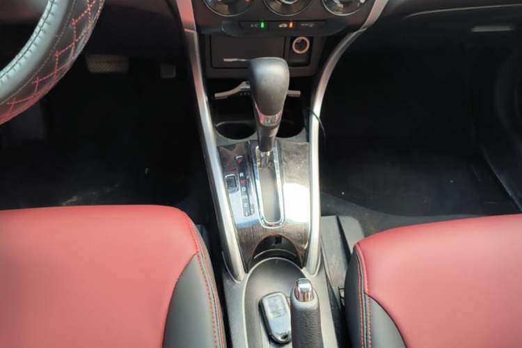 Used Honda Crider 2015 1.8L automatic luxury edition Gear Lever