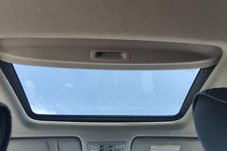 Used Honda Crider 2015 1.8L automatic luxury edition Headliner