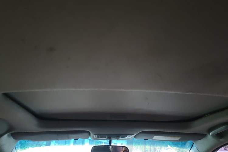 Used Honda Crider 2015 1.8L automatic luxury edition Headliner