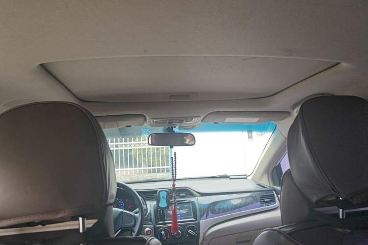Used Honda Crider 2015 1.8L automatic luxury edition Headliner