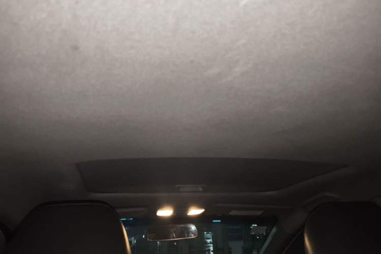 Used Honda Crider 2015 1.8L automatic luxury edition Headliner