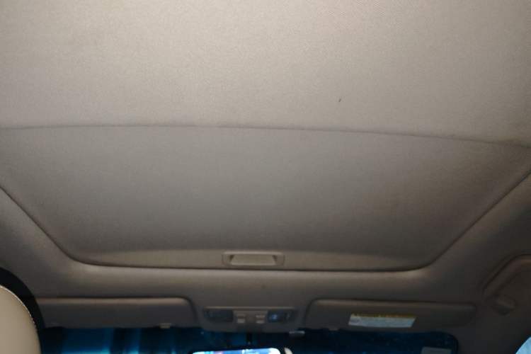 Used Honda Crider 2015 1.8L automatic luxury edition Headliner