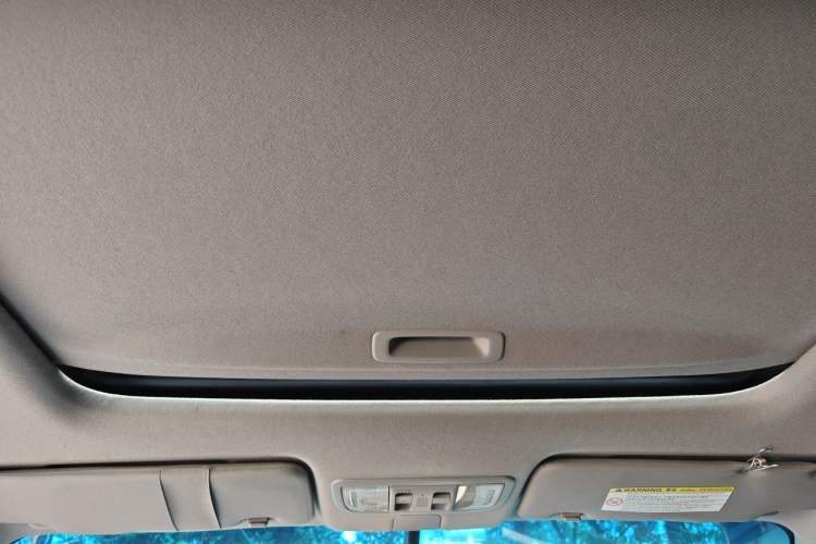 Used Honda Crider 2015 1.8L automatic luxury edition Headliner