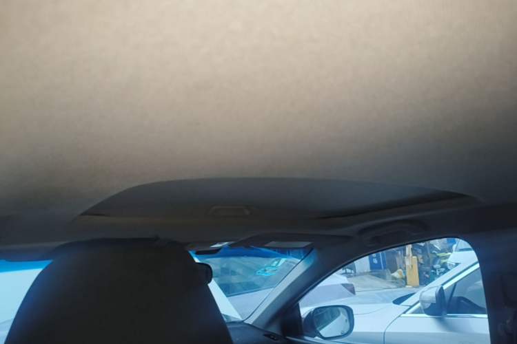 Used Honda Crider 2015 1.8L automatic luxury edition Headliner