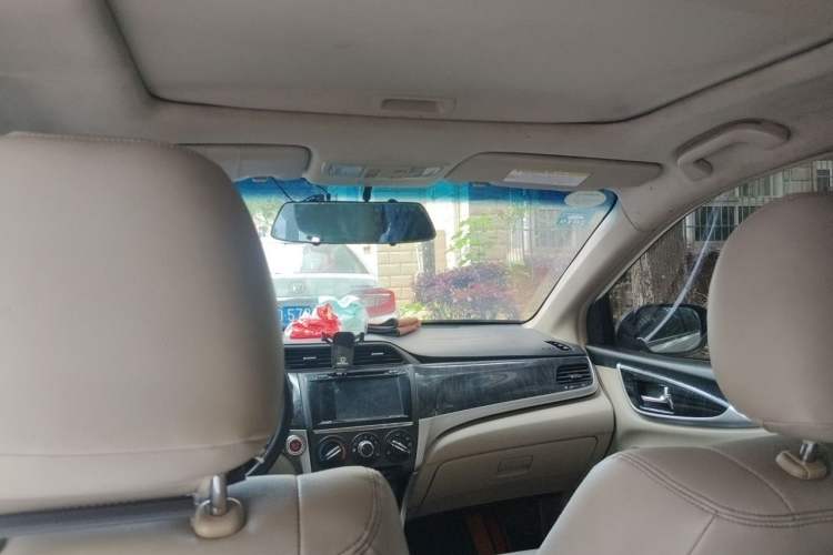 Used Honda Crider 2015 1.8L automatic luxury edition Headliner