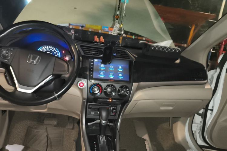 Used Honda Crider 2015 1.8L automatic luxury edition Headliner