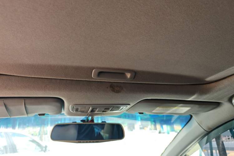 Used Honda Crider 2015 1.8L automatic luxury edition Headliner