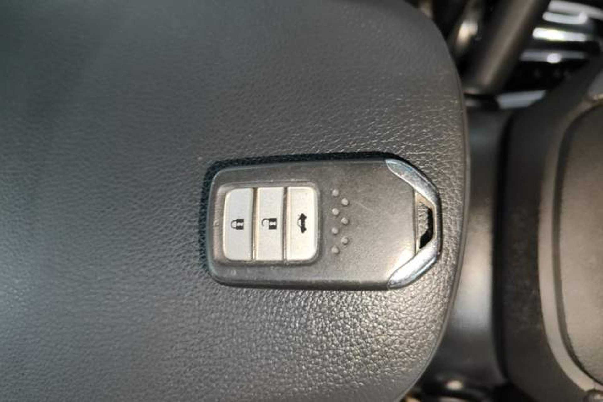 Used Honda Crider 2015 1.8L automatic luxury edition Interior 1