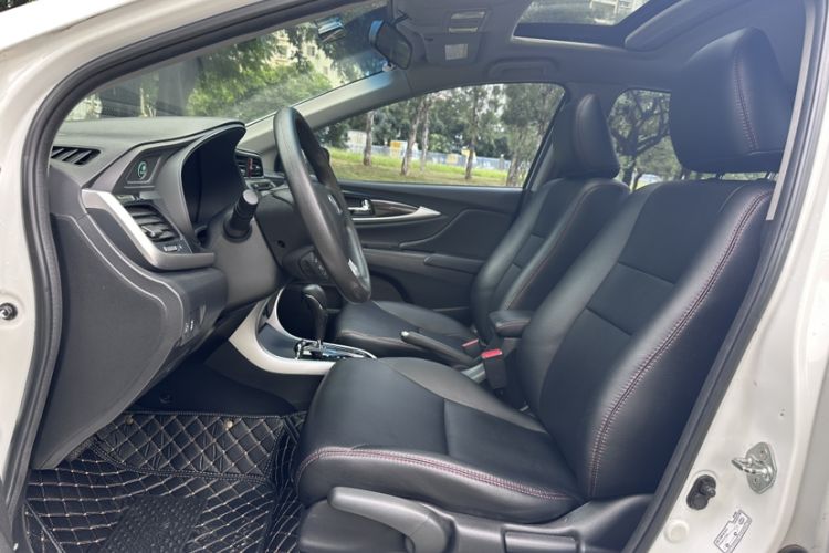 Used Honda Crider 2015 1.8L automatic luxury edition Interior 1