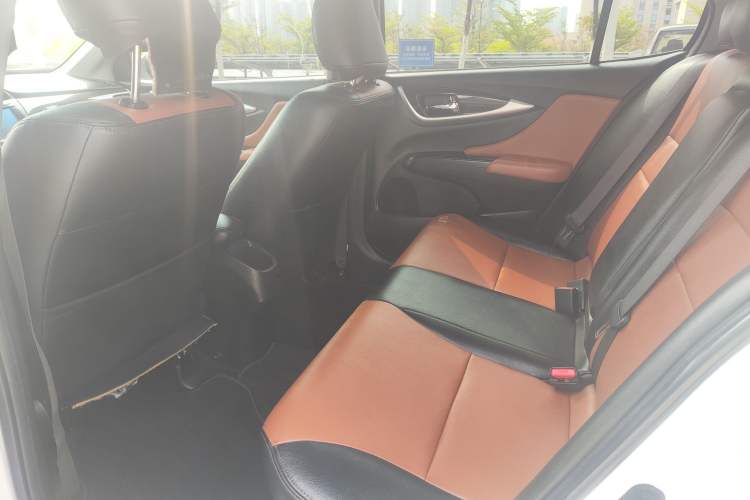 Used Honda Crider 2015 1.8L Automatic Ultra-Configured Limited Edition Interior 2