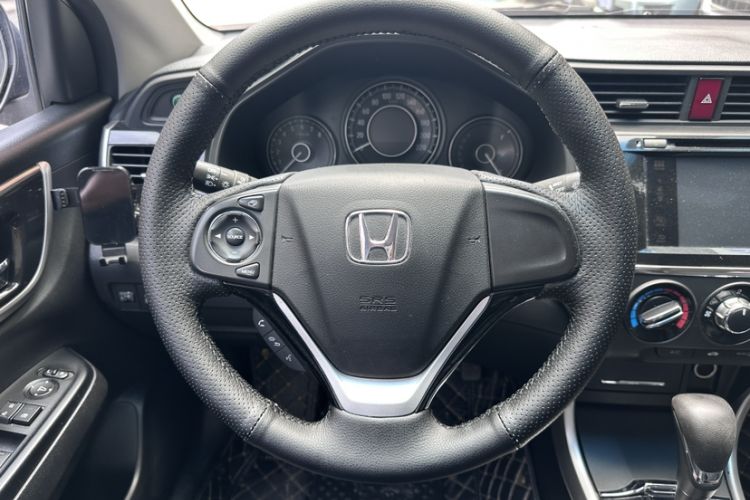 Used Honda Crider 2015 1.8L automatic luxury edition Interior 4