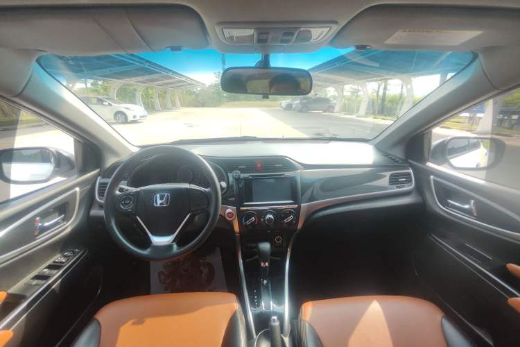 Used Honda Crider 2015 1.8L Automatic Ultra-Configured Limited Edition Interior 4