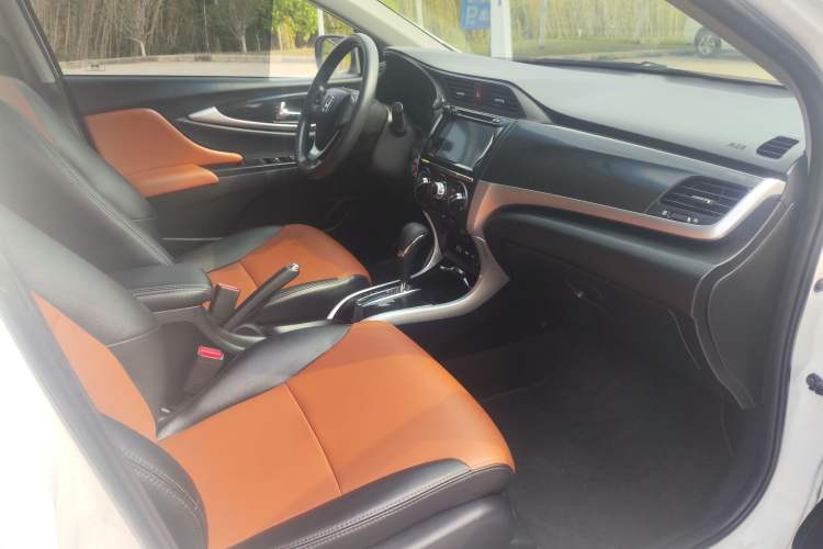 Used Honda Crider 2015 1.8L Automatic Ultra-Configured Limited Edition Interior 5