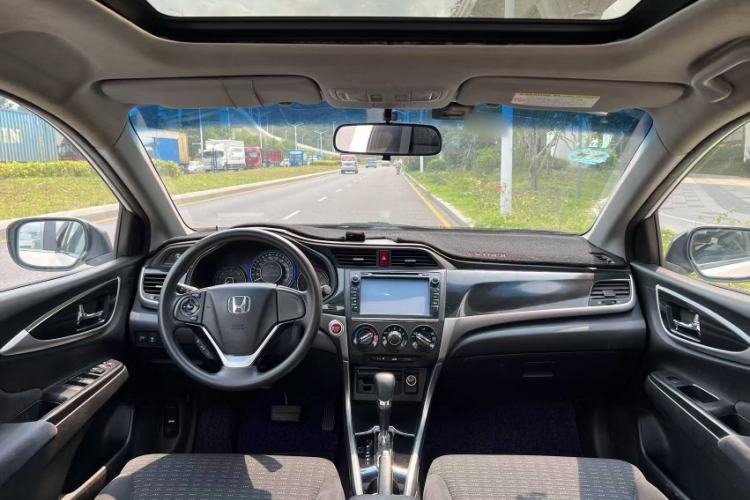 Used Honda Crider 2015 1.8L automatic luxury edition Interior 6