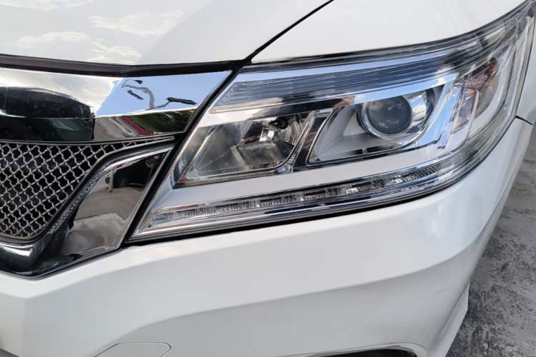 Used Honda Crider 2015 1.8L automatic luxury edition Left Front Headlight
