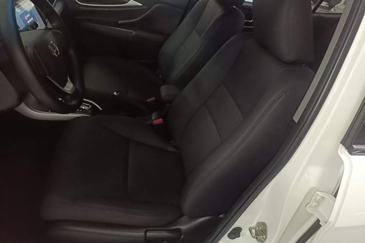 Used Honda Crider 2015 1.8L automatic comfort version Left Front Seat