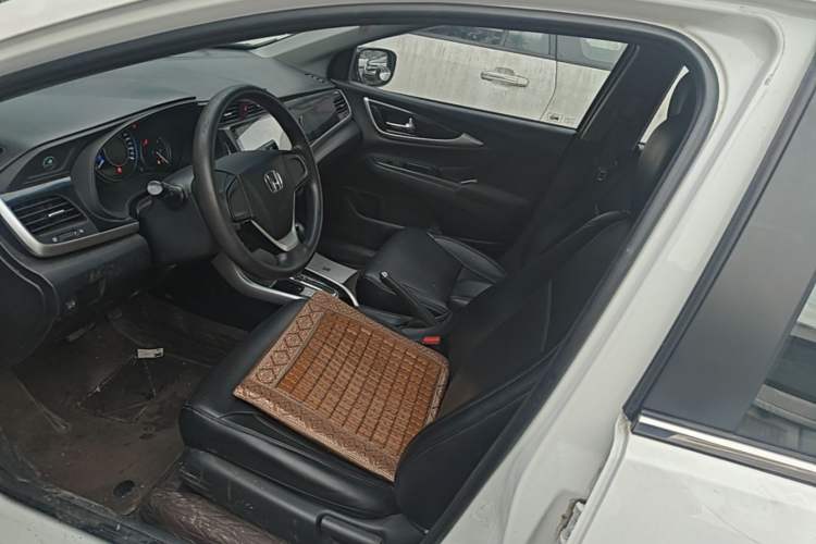 Used Honda Crider 2015 1.8L automatic comfort version Left Front Seat