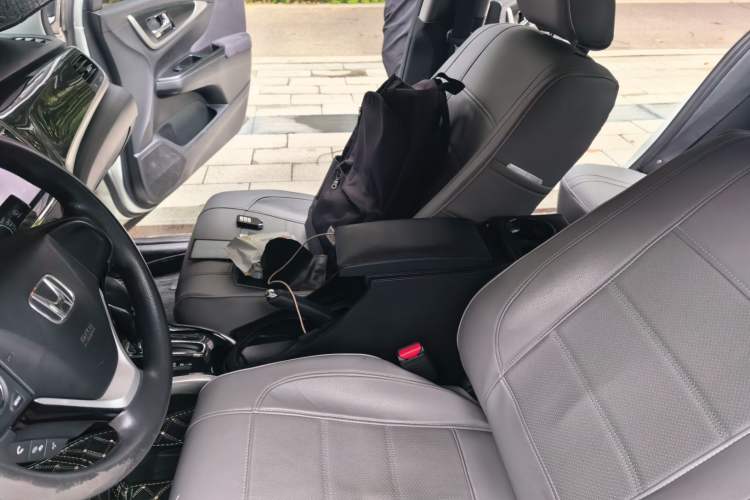 Used Honda Crider 2015 1.8L automatic luxury edition Left Front Seat