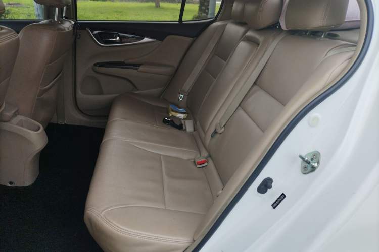 Used Honda Crider 2015 1.8L automatic luxury edition Left Rear Seat