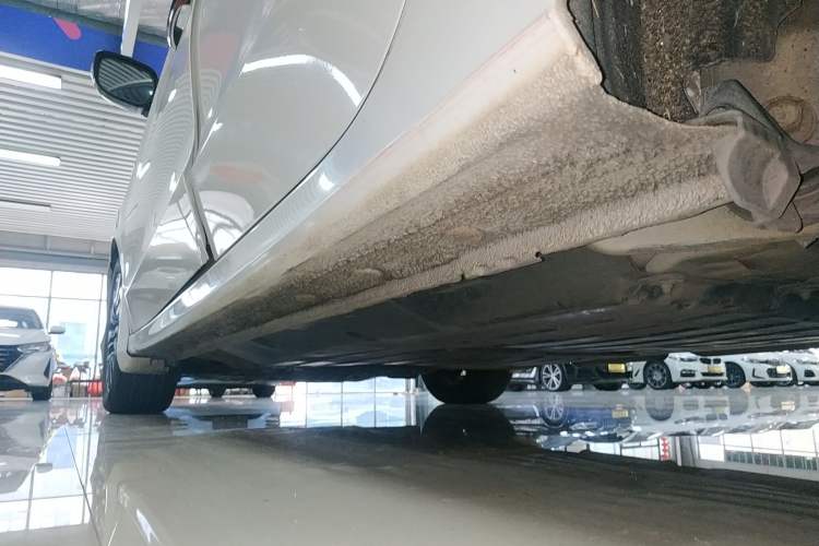 Used Honda Crider 2015 1.8L automatic luxury edition Left Side Sill
