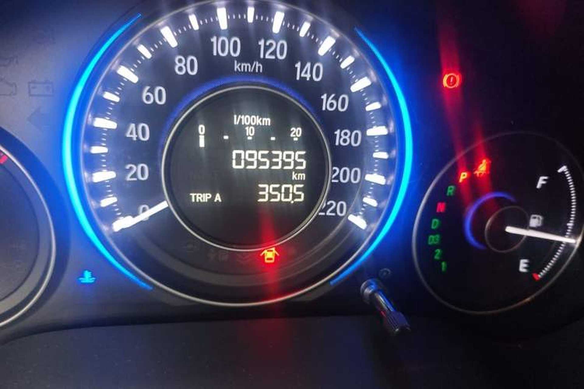 Used Honda Crider 2015 1.8L automatic luxury edition Odometer Close Up