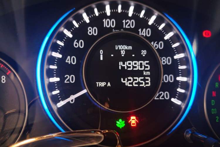 Used Honda Crider 2015 1.8L automatic luxury edition Odometer Close Up