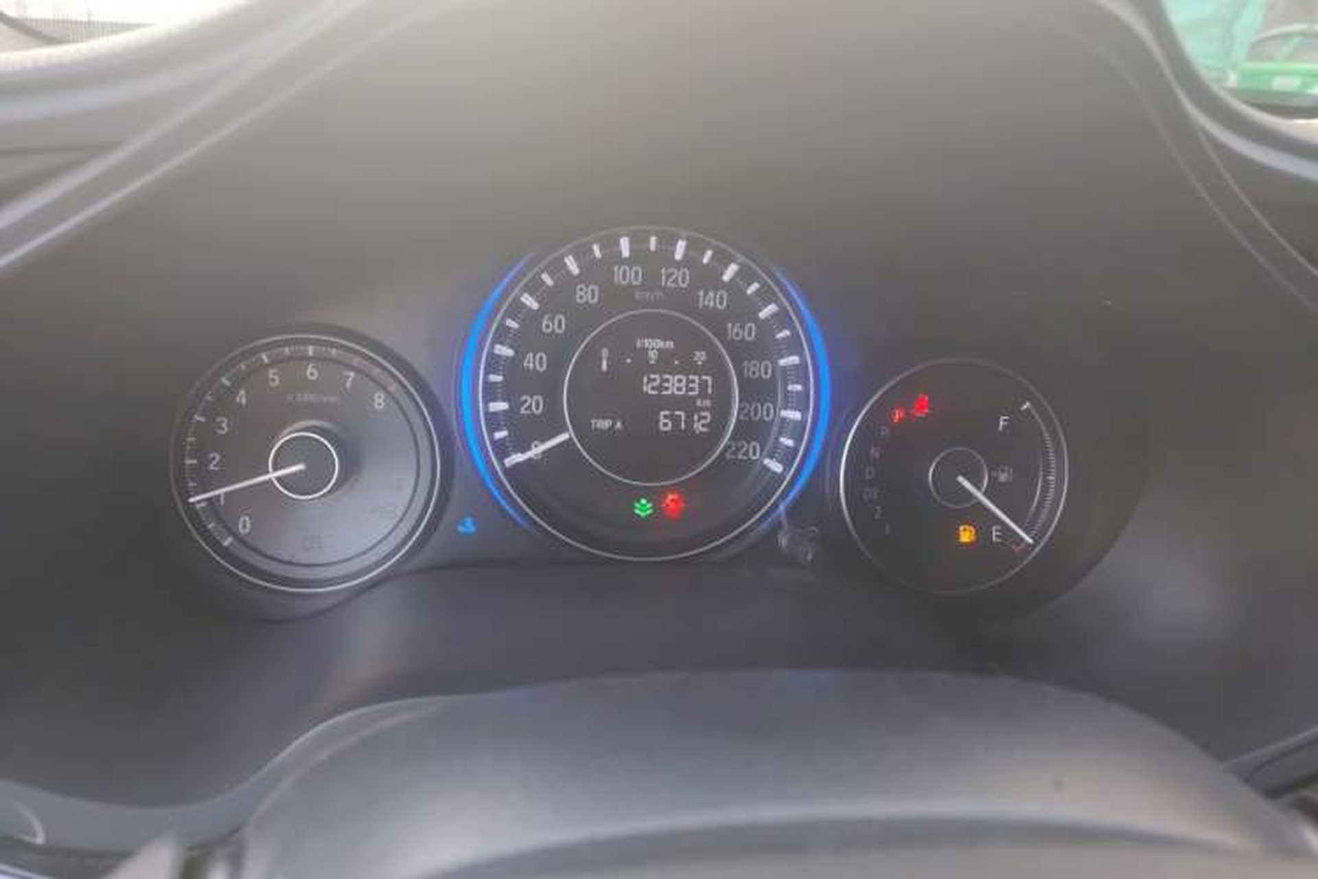 Used Honda Crider 2015 1.8L automatic comfort version Odometer Close Up