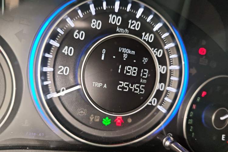 Used Honda Crider 2015 1.8L automatic luxury edition Odometer Close Up