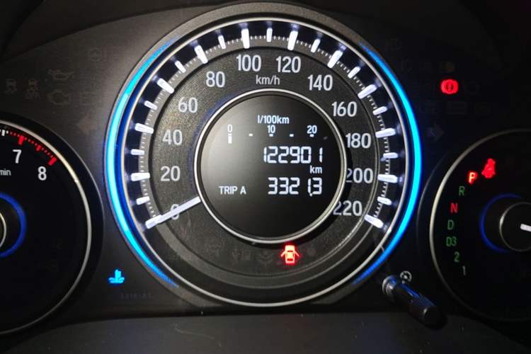 Used Honda Crider 2015 1.8L automatic comfort version Odometer Close Up