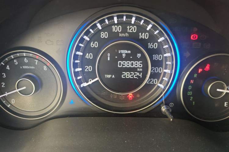 Used Honda Crider 2015 1.8L automatic luxury edition Odometer Close Up