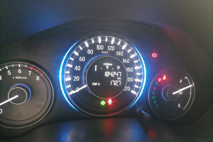 Used Honda Crider 2015 1.8L automatic luxury edition Odometer Close Up