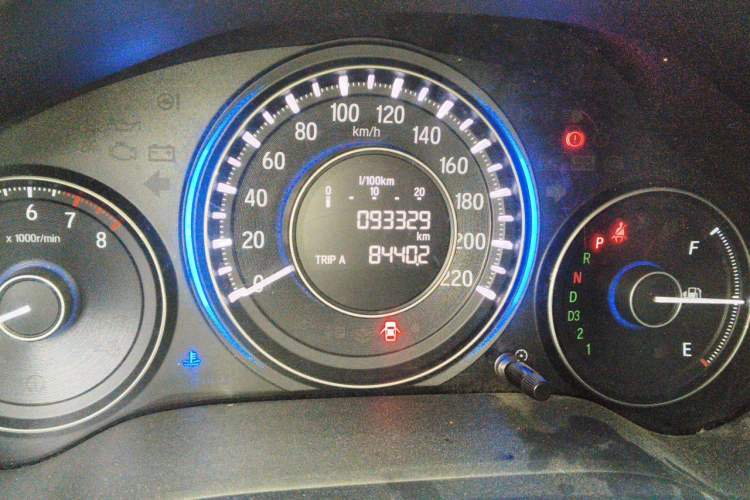 Used Honda Crider 2015 1.8L automatic comfort version Odometer Close Up