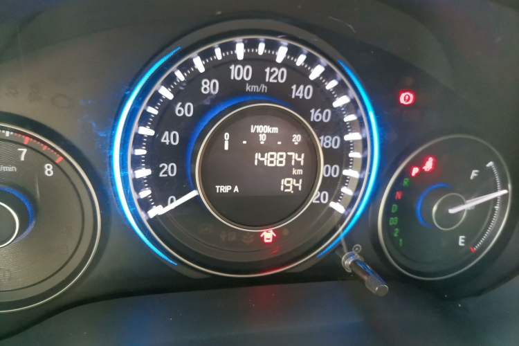 Used Honda Crider 2015 1.8L Automatic Ultra-Configured Limited Edition Odometer Close Up