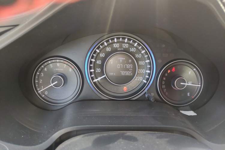 Used Honda Crider 2015 1.8L automatic luxury edition Odometer Close Up