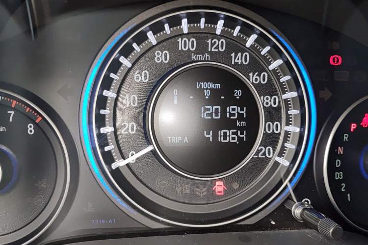 Used Honda Crider 2015 1.8L automatic luxury edition Odometer Close Up