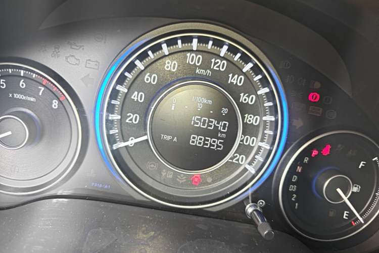 Used Honda Crider 2015 1.8L automatic luxury edition Odometer Close Up