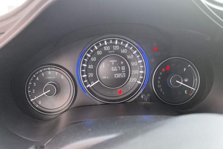 Used Honda Crider 2015 1.8L automatic luxury edition Odometer Close Up