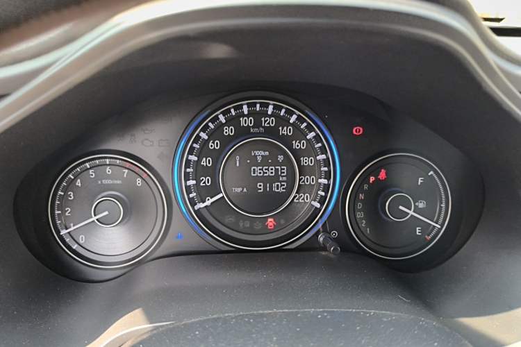 Used Honda Crider 2015 1.8L automatic luxury edition Odometer Close Up
