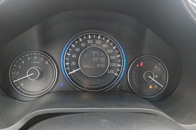 Used Honda Crider 2015 1.8L automatic luxury edition Odometer Close Up